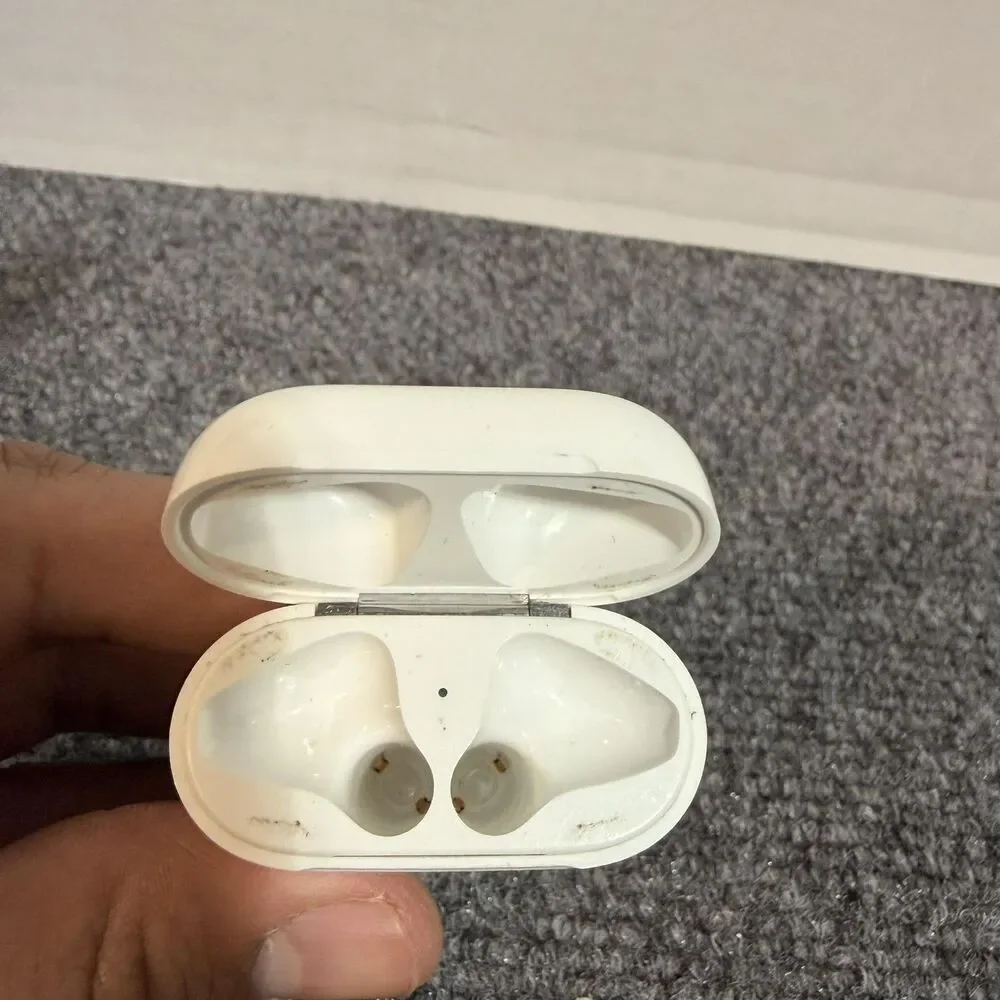 Apple AirPods Wireless Earbuds White Bluetooth Charging Case For Parts